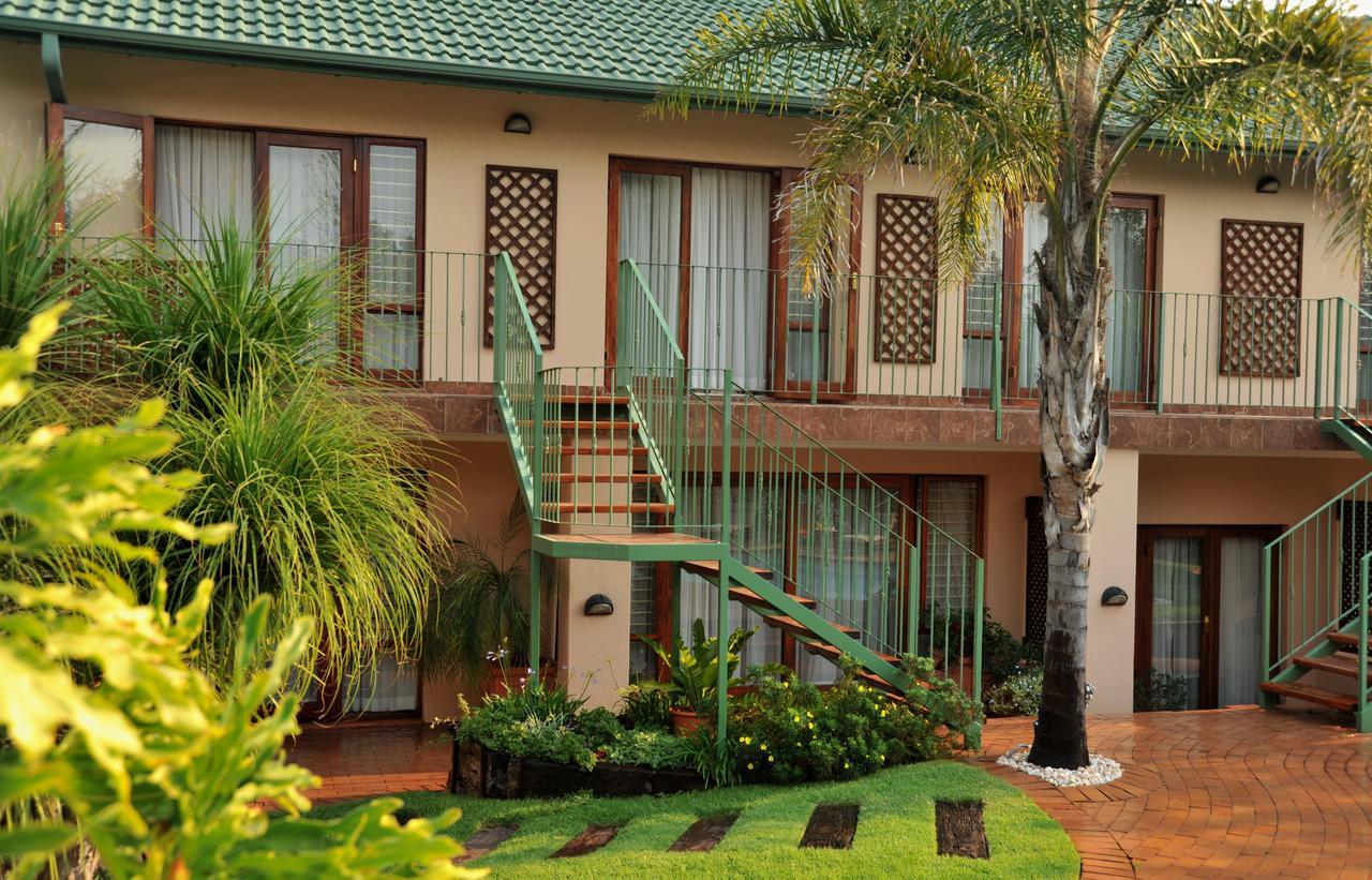 Claires Of Sandton Luxury Guest House Johannesburg Exterior photo